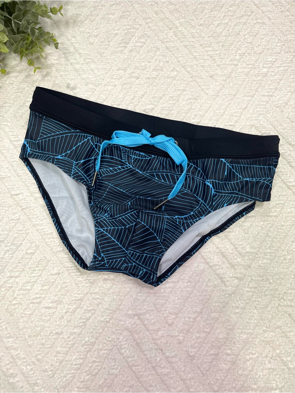 UXH Men's Swim Briefs in Black and Blue Size Medium